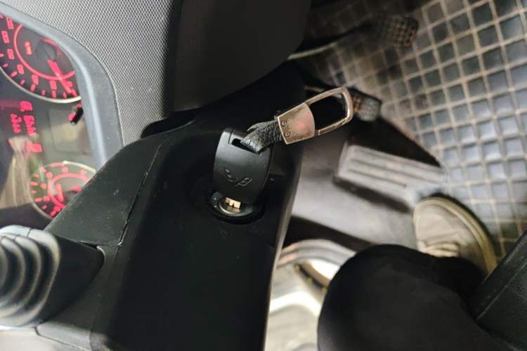 Used Wuling Rongguang S 2023 1.5L Base Version 5/7 Seats Vehicle Key