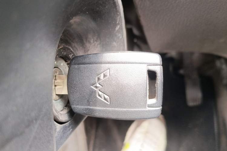 Used Wuling Rongguang S 2023 1.5L Base Version 5/7 Seats Vehicle Key