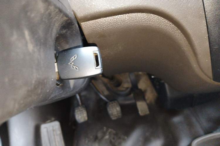 Used Wuling Rongguang S 2023 1.5L Base Version 5/7 Seats Vehicle Key
