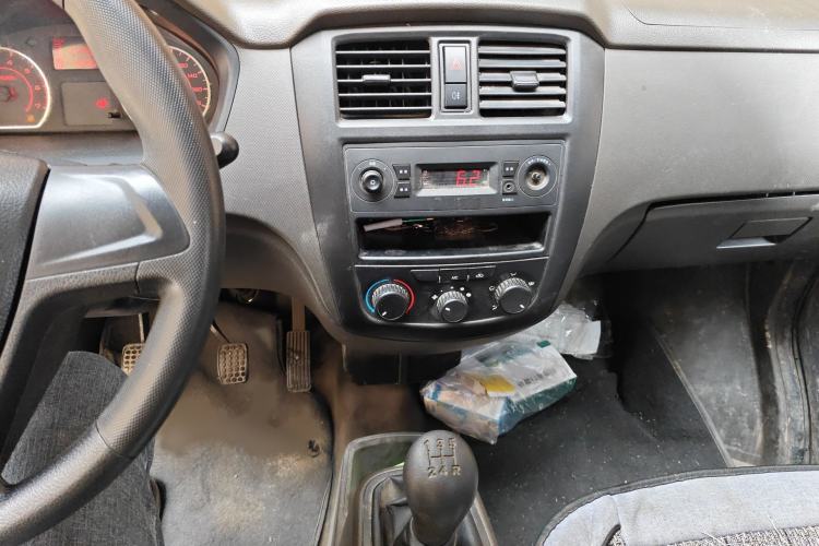 Used Wuling Rongguang S 2023 1.5L Base Version 5/7 Seats Audio And AC Panel