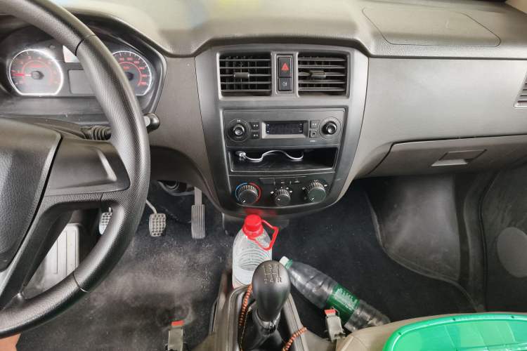 Used Wuling Rongguang S 2023 1.5L Base Version 5/7 Seats Audio And AC Panel
