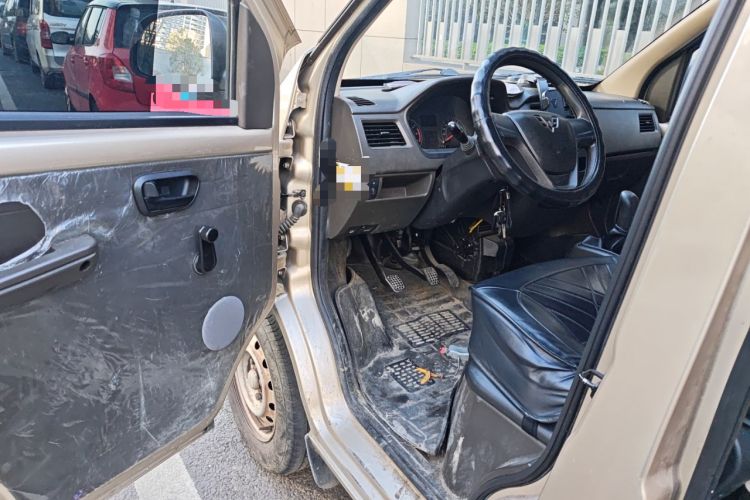Used Wuling Rongguang S 2023 1.5L Base Version 5/7 Seats Driver Seat