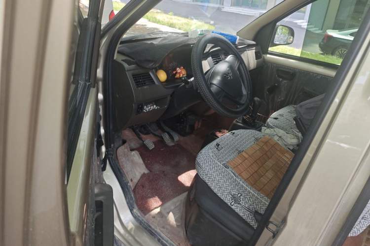 Used Wuling Rongguang S 2023 1.5L Base Version 5/7 Seats Driver Seat