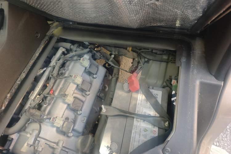 Used Wuling Rongguang S 2023 1.5L Base Version 5/7 Seats Engine Bay