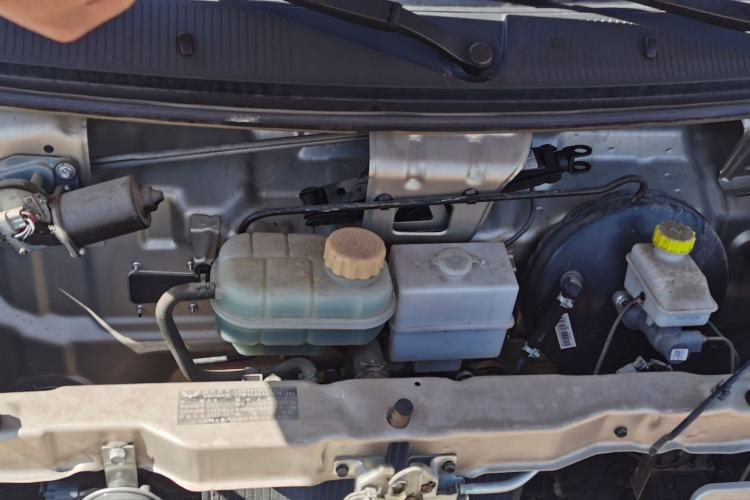 Used Wuling Rongguang S 2023 1.5L Base Version 5/7 Seats Engine Bay