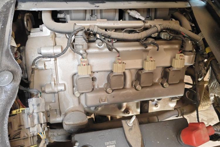 Used Wuling Rongguang S 2023 1.5L Base Version 5/7 Seats Engine Bay