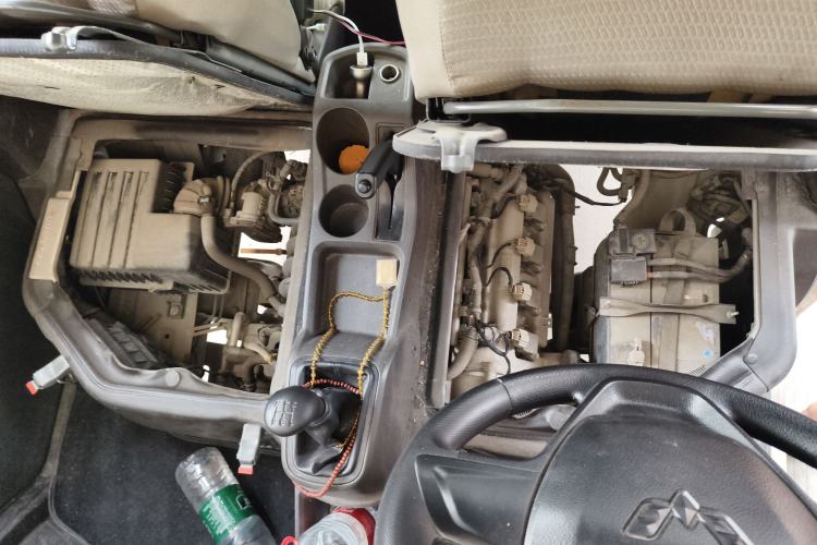 Used Wuling Rongguang S 2023 1.5L Base Version 5/7 Seats Engine Bay