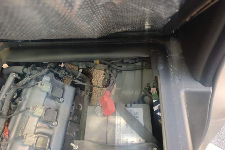 Used Wuling Rongguang S 2023 1.5L Base Version 5/7 Seats Engine Bay Left