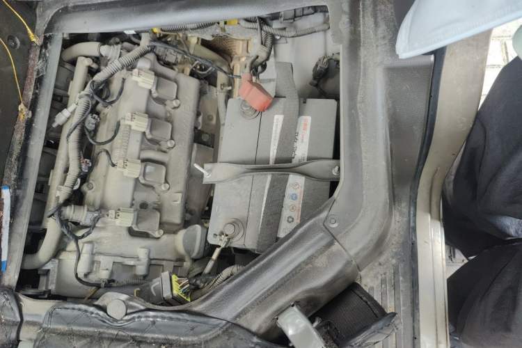 Used Wuling Rongguang S 2023 1.5L Base Version 5/7 Seats Engine Bay Left