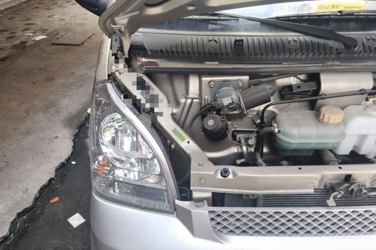 Used Wuling Rongguang S 2023 1.5L Basic Enclosed-Window Vehicle 2 Seats Engine Bay Right