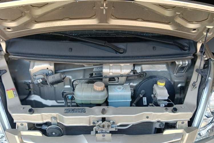 Used Wuling Rongguang S 2023 1.5L Base Version 5/7 Seats Engine Bay