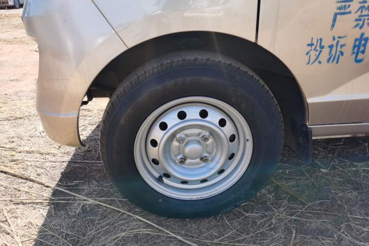 Used Wuling Rongguang S 2023 1.5L Base Version 5/7 Seats Exterior 4