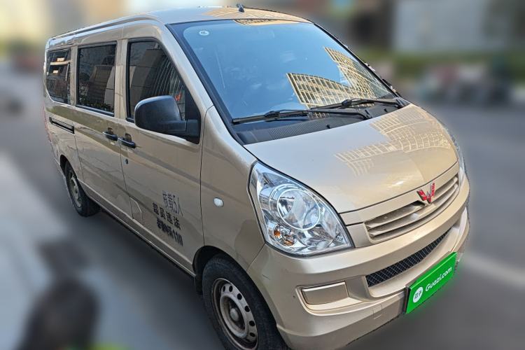 Used Wuling Rongguang S 2023 1.5L Base Version 5/7 Seats Front Right 45 Deg