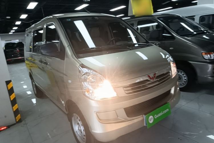 Used Wuling Rongguang S 2023 1.5L Base Version 5/7 Seats Front Right 45 Deg
