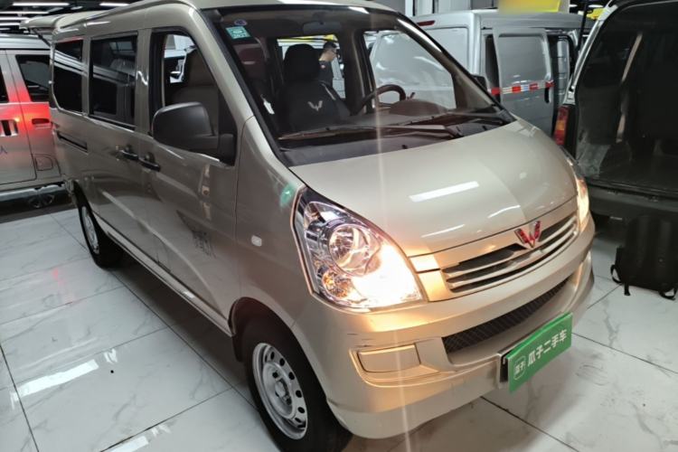 Used Wuling Rongguang S 2023 1.5L Base Version 5/7 Seats Front Right 45 Deg