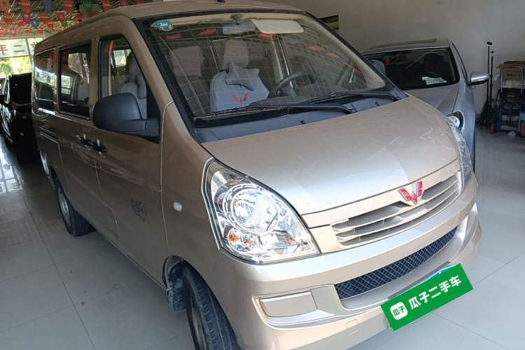 Used Wuling Rongguang S 2023 1.5L Base Version 5/7 Seats Front Right 45 Deg