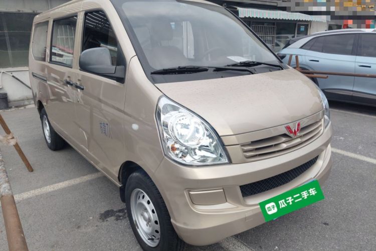 Used Wuling Rongguang S 2023 1.5L Base Version 5/7 Seats Front Right 45 Deg
