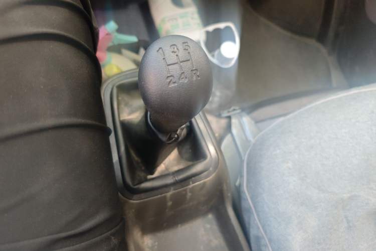 Used Wuling Rongguang S 2023 1.5L Base Version 5/7 Seats Gear Lever
