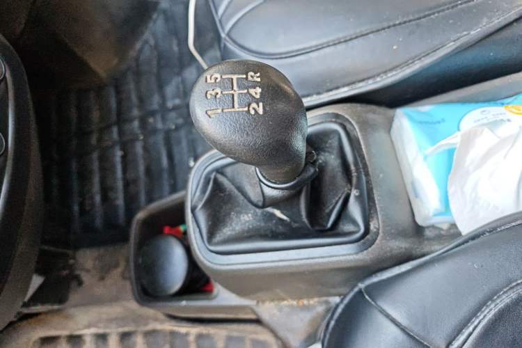 Used Wuling Rongguang S 2023 1.5L Base Version 5/7 Seats Gear Lever