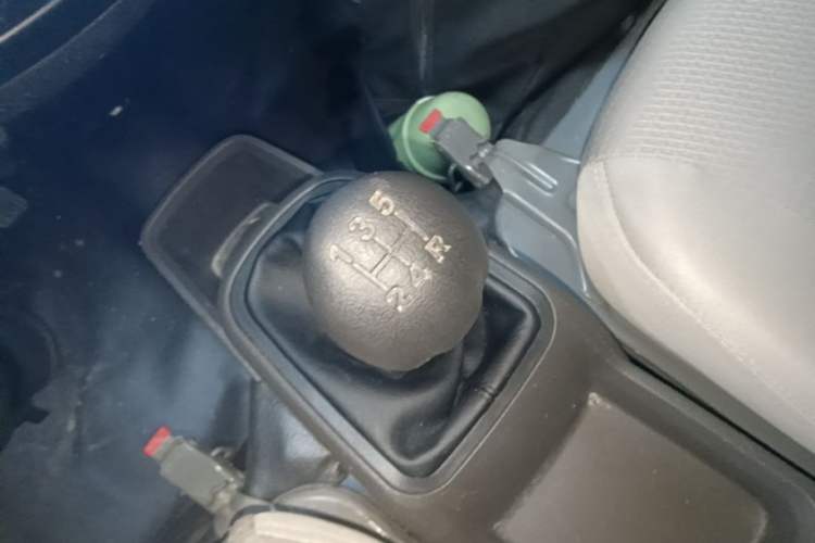 Used Wuling Rongguang S 2023 1.5L Base Version 5/7 Seats Gear Lever