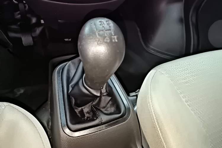 Used Wuling Rongguang S 2023 1.5L Base Version 5/7 Seats Gear Lever