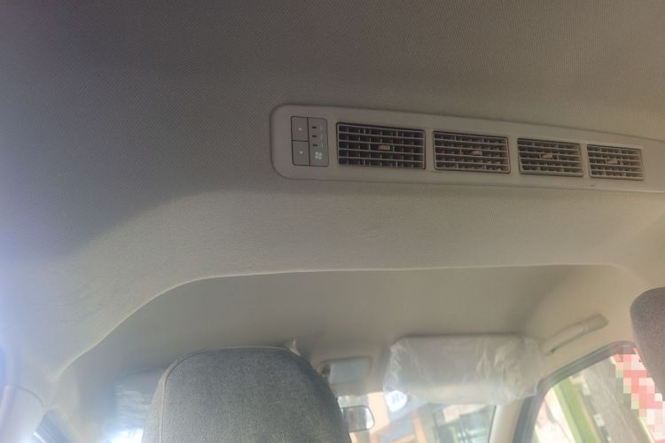 Used Wuling Rongguang S 2023 1.5L Base Version 5/7 Seats Headliner
