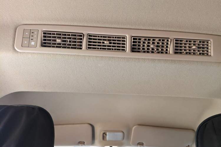 Used Wuling Rongguang S 2023 1.5L Base Version 5/7 Seats Headliner