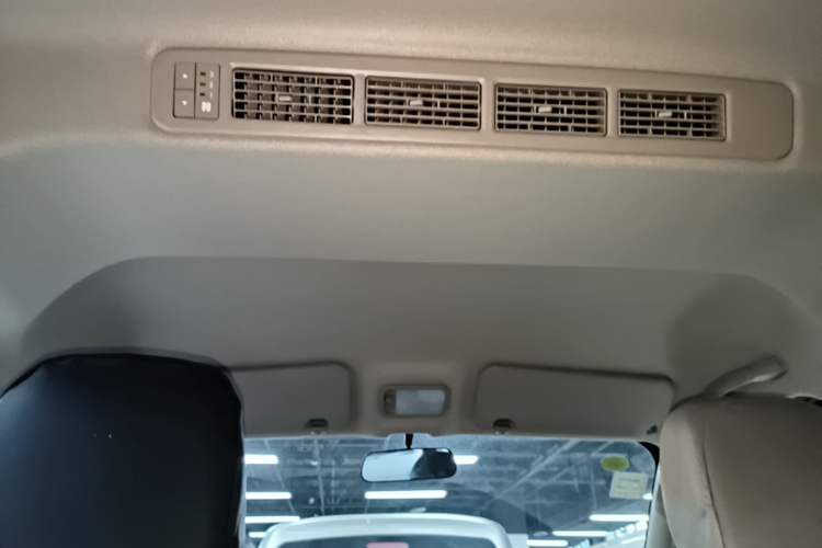 Used Wuling Rongguang S 2023 1.5L Base Version 5/7 Seats Headliner