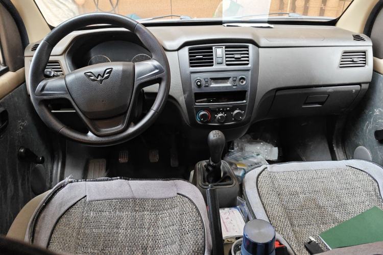 Used Wuling Rongguang S 2023 1.5L Base Version 5/7 Seats Interior 2