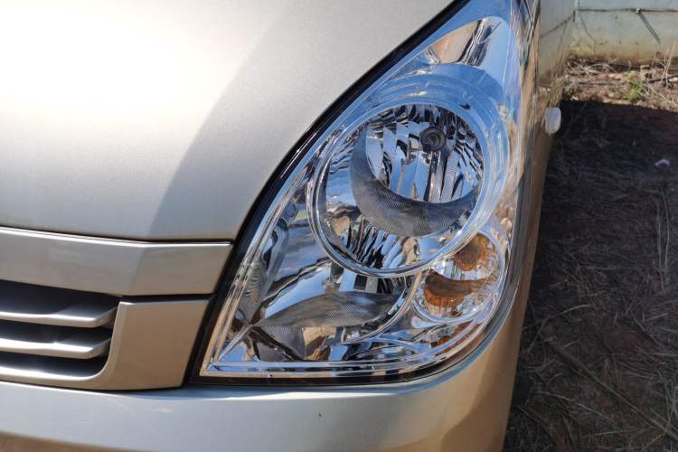 Used Wuling Rongguang S 2023 1.5L Base Version 5/7 Seats Left Front Headlight
