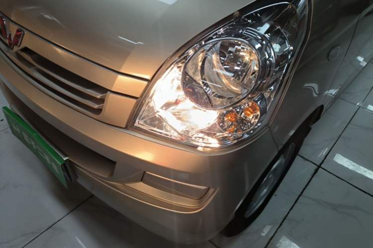 Used Wuling Rongguang S 2023 1.5L Base Version 5/7 Seats Left Front Headlight