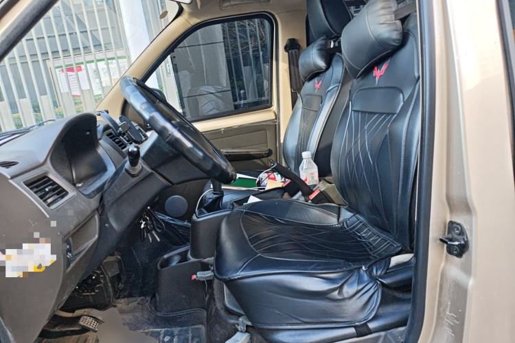 Used Wuling Rongguang S 2023 1.5L Base Version 5/7 Seats Left Front Seat