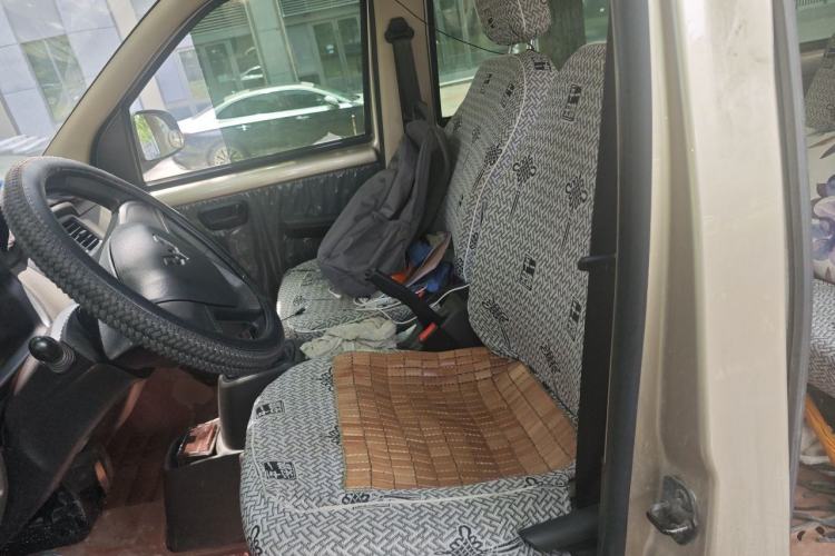Used Wuling Rongguang S 2023 1.5L Base Version 5/7 Seats Left Front Seat