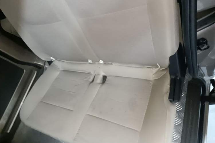 Used Wuling Rongguang S 2023 1.5L Base Version 5/7 Seats Left Rear Seat