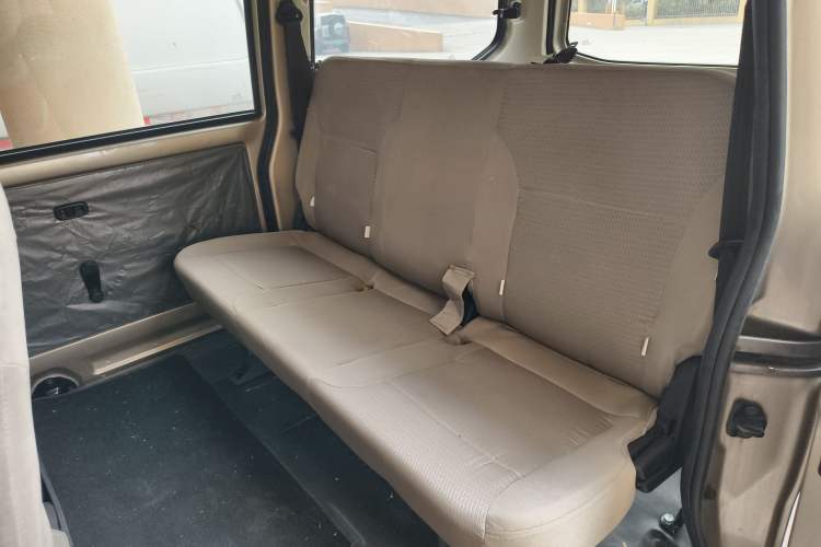 Used Wuling Rongguang S 2023 1.5L Base Version 5/7 Seats Left Rear Seat