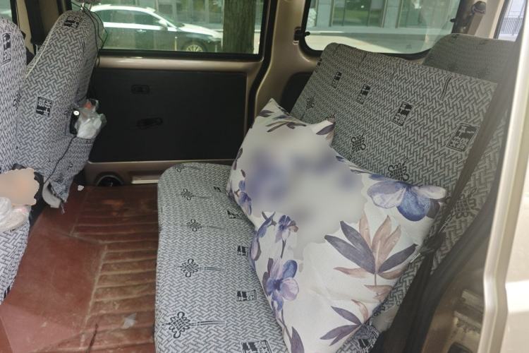 Used Wuling Rongguang S 2023 1.5L Base Version 5/7 Seats Left Rear Seat
