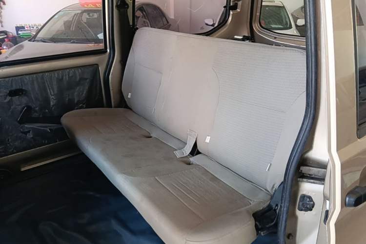 Used Wuling Rongguang S 2023 1.5L Base Version 5/7 Seats Left Rear Seat