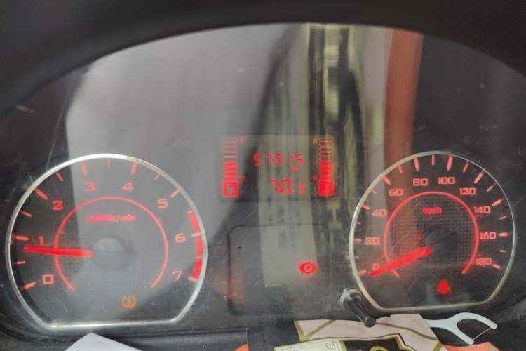 Used Wuling Rongguang S 2023 1.5L Base Version 5/7 Seats Odometer Close Up