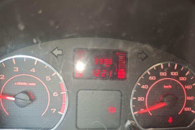 Used Wuling Rongguang S 2023 1.5L Base Version 5/7 Seats Odometer Close Up