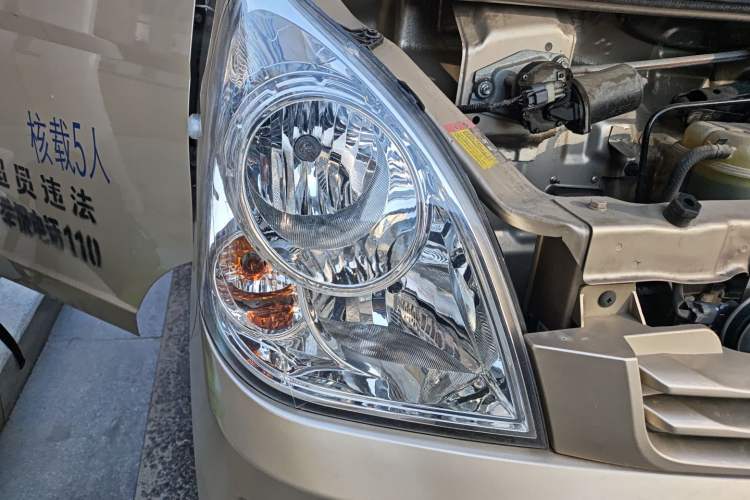 Used Wuling Rongguang S 2023 1.5L Base Version 5/7 Seats Right Front Headlight