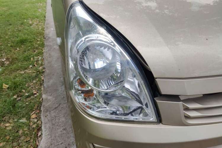 Used Wuling Rongguang S 2023 1.5L Base Version 5/7 Seats Right Front Headlight