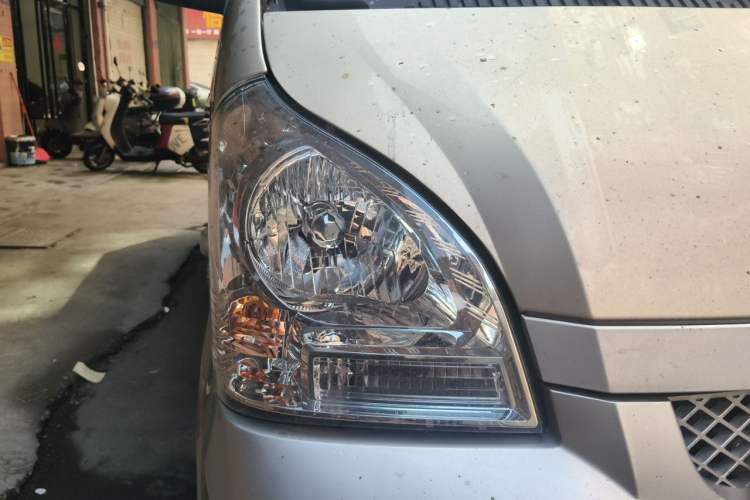 Used Wuling Rongguang S 2023 1.5L Basic Enclosed-Window Vehicle 2 Seats Right Front Headlight