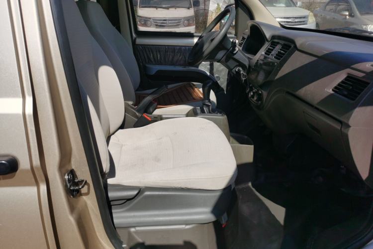 Used Wuling Rongguang S 2023 1.5L Base Version 5/7 Seats Right Front Seat