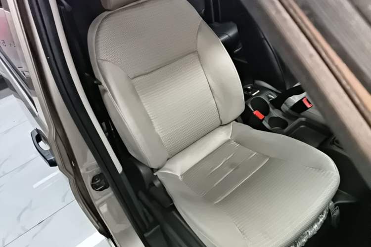 Used Wuling Rongguang S 2023 1.5L Base Version 5/7 Seats Right Front Seat