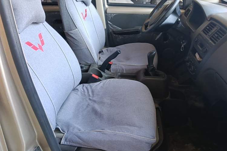 Used Wuling Rongguang S 2023 1.5L Base Version 5/7 Seats Right Front Seat