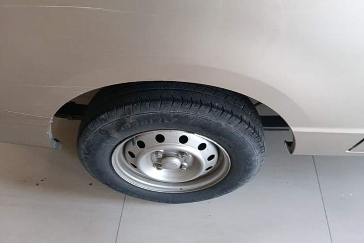 Used Wuling Rongguang S 2023 1.5L Base Version 5/7 Seats Right Rear Wheel Hub