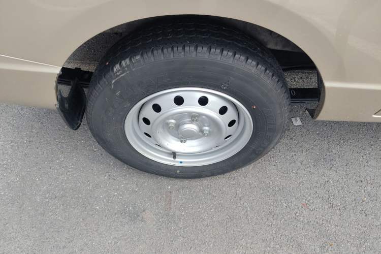 Used Wuling Rongguang S 2023 1.5L Base Version 5/7 Seats Right Rear Wheel Hub