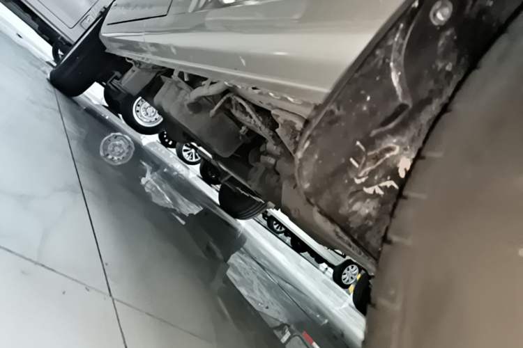 Used Wuling Rongguang S 2023 1.5L Base Version 5/7 Seats Right Side Sill