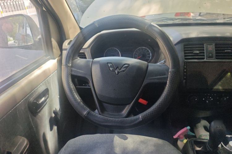Used Wuling Rongguang S 2023 1.5L Base Version 5/7 Seats Steering Wheel
