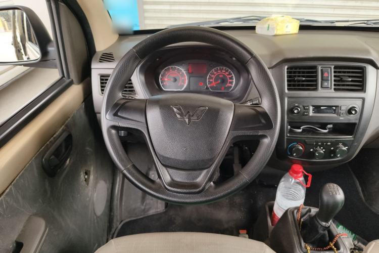 Used Wuling Rongguang S 2023 1.5L Base Version 5/7 Seats Steering Wheel